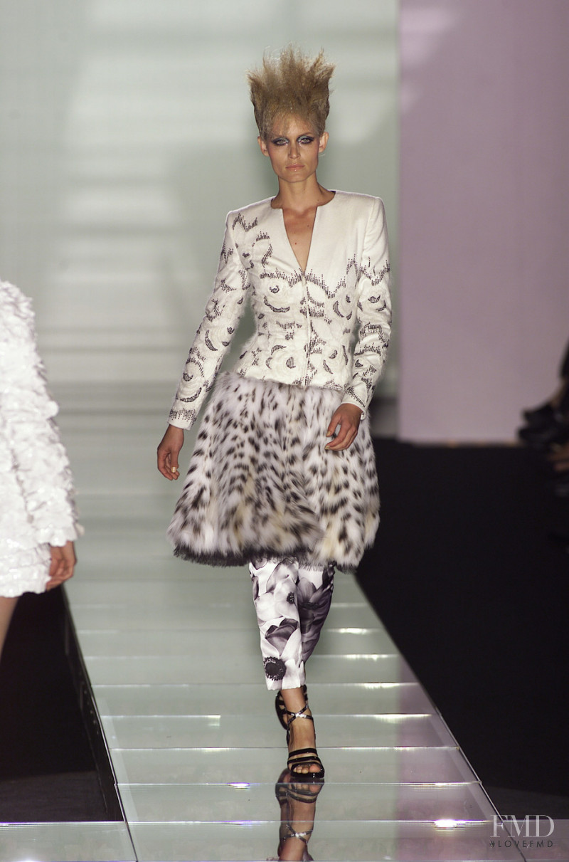 Atelier Versace fashion show for Autumn/Winter 2001