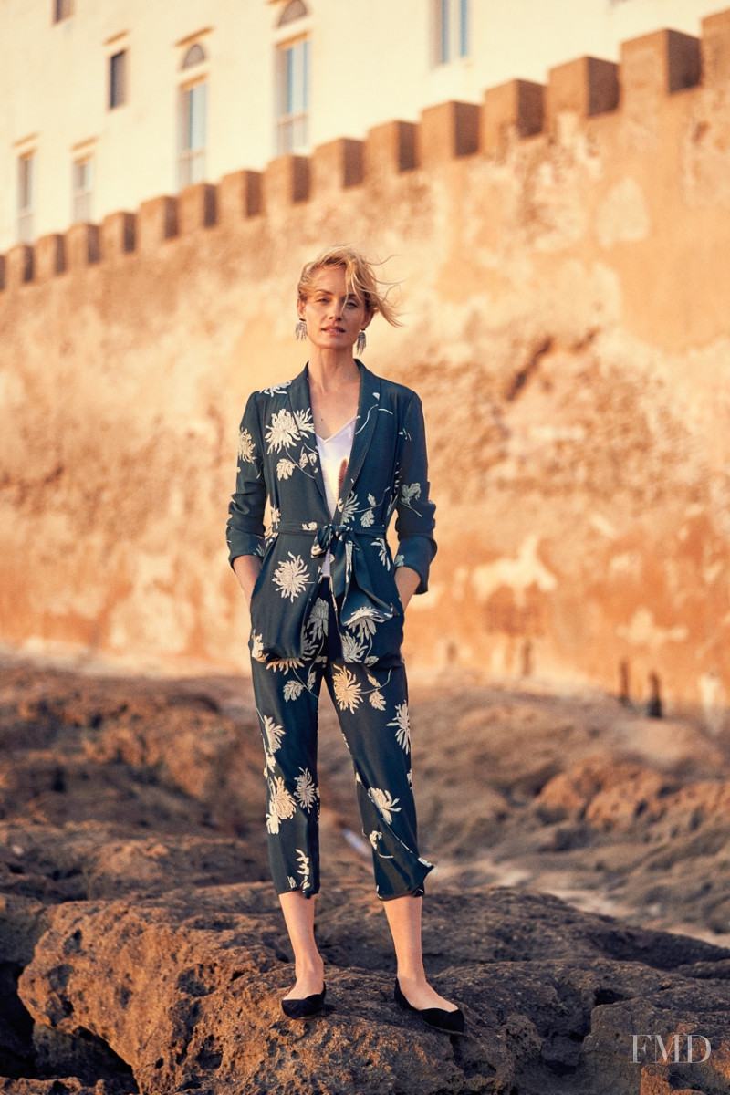 Amber Valletta featured in  the Anthropologie advertisement for Autumn/Winter 2017