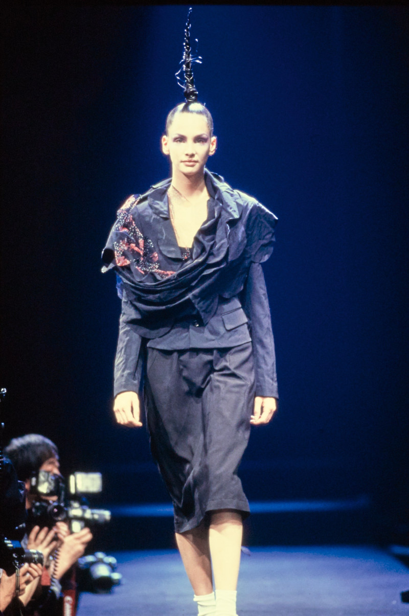 Comme des Garçons fashion show for Autumn/Winter 1995