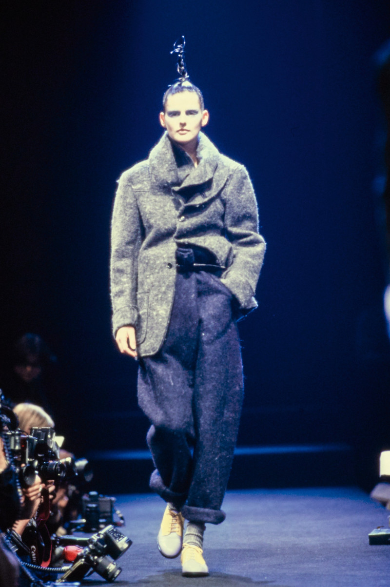 Comme des Garçons fashion show for Autumn/Winter 1995