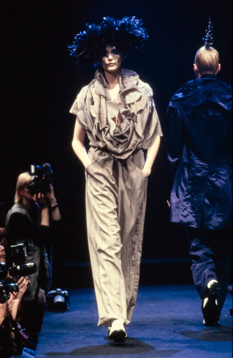 Comme des Garçons fashion show for Autumn/Winter 1995