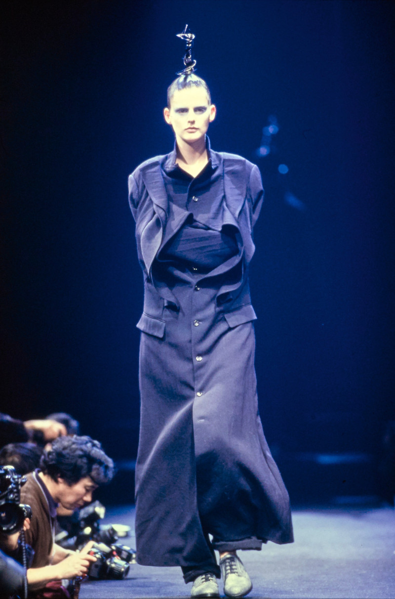 Comme Des Garcons fashion show for Autumn/Winter 1995
