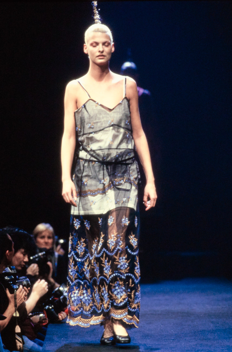 Comme Des Garcons fashion show for Autumn/Winter 1995