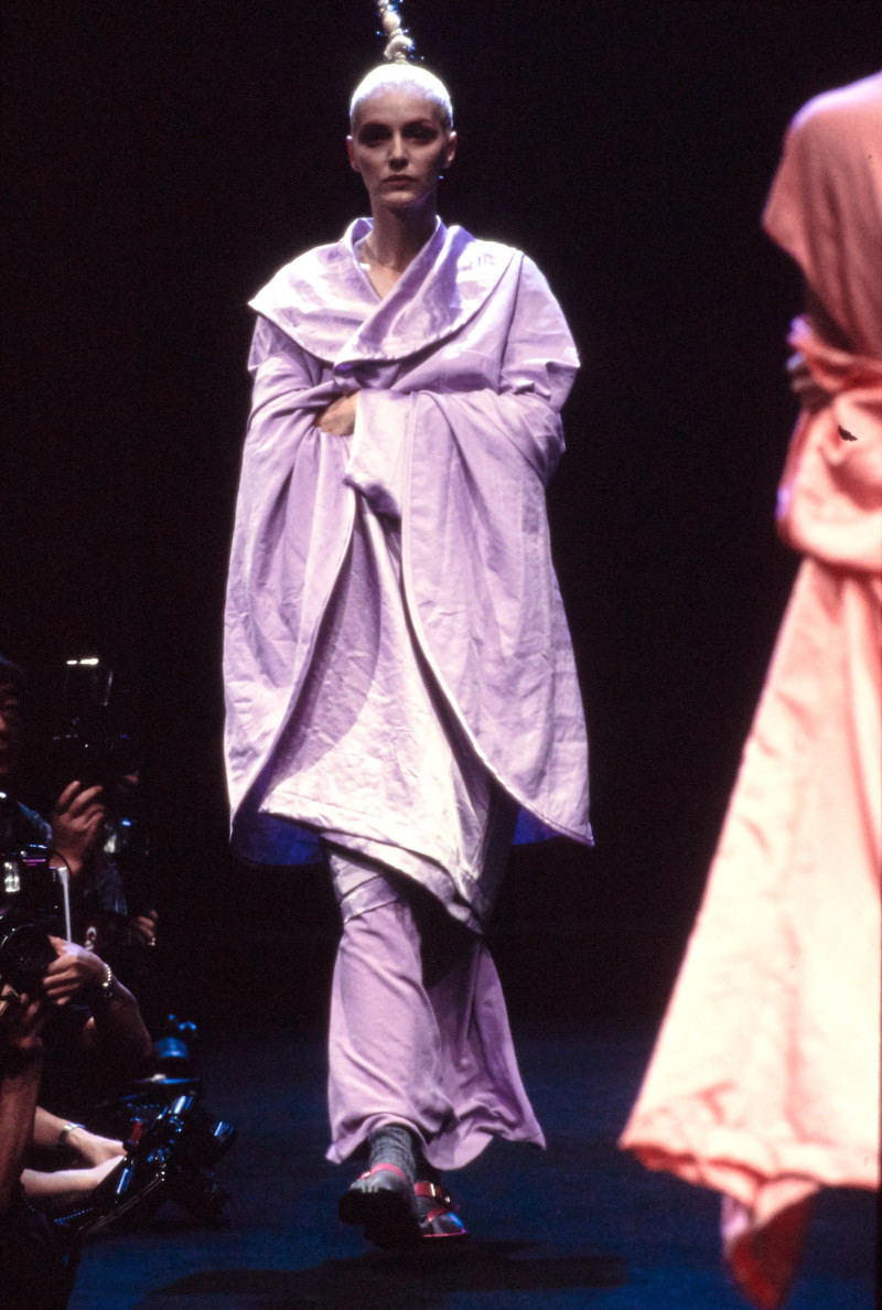 Comme des Garçons fashion show for Autumn/Winter 1995