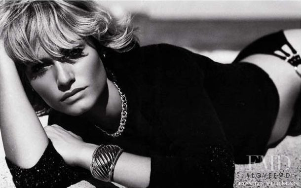 Amber Valletta featured in  the David Yurman advertisement for Spring/Summer 2004