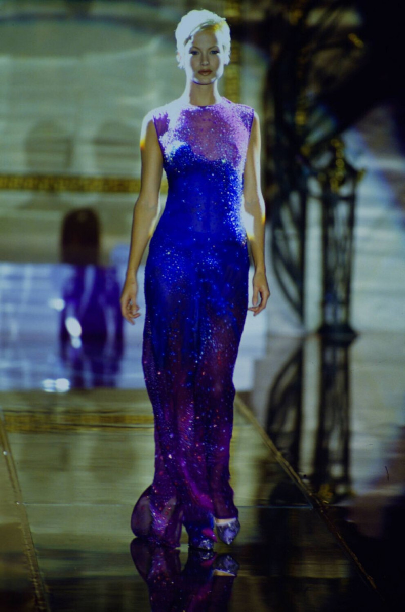 Carolyn Murphy featured in  the Atelier Versace fashion show for Spring/Summer 1996