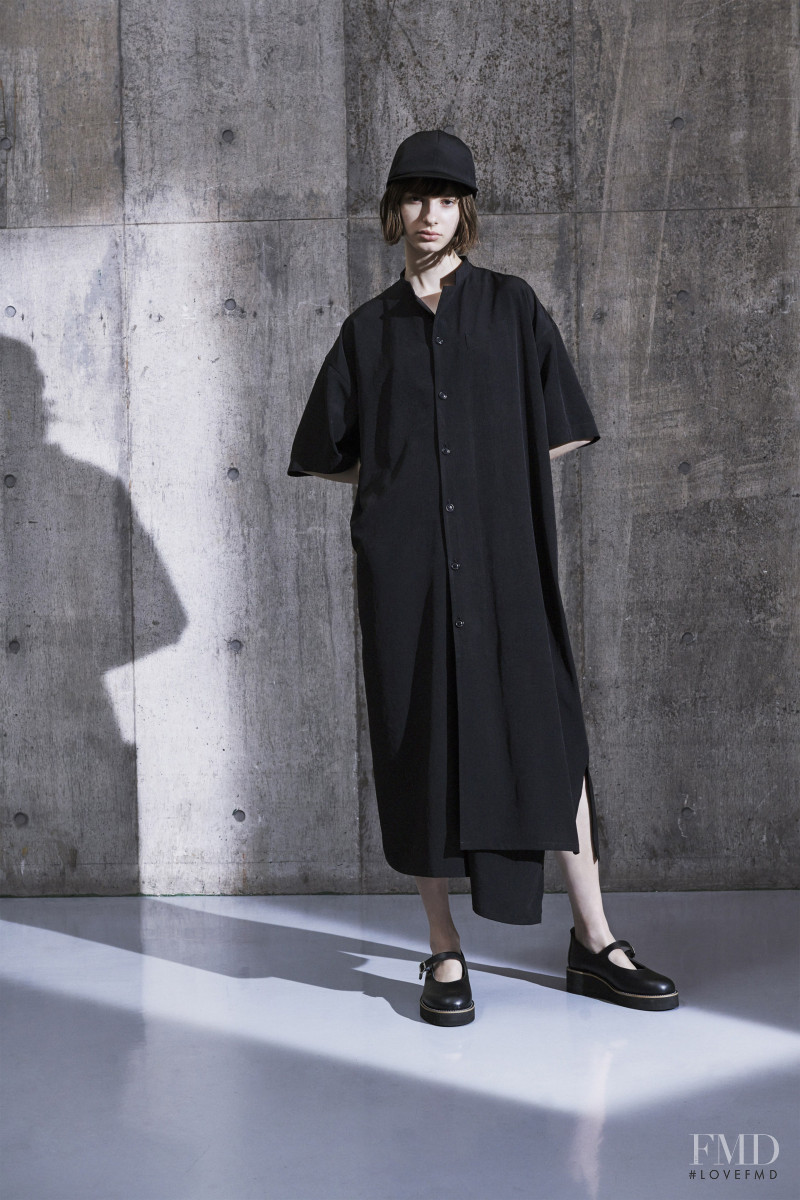 Y\'s by Yohji Yamamoto lookbook for Resort 2021