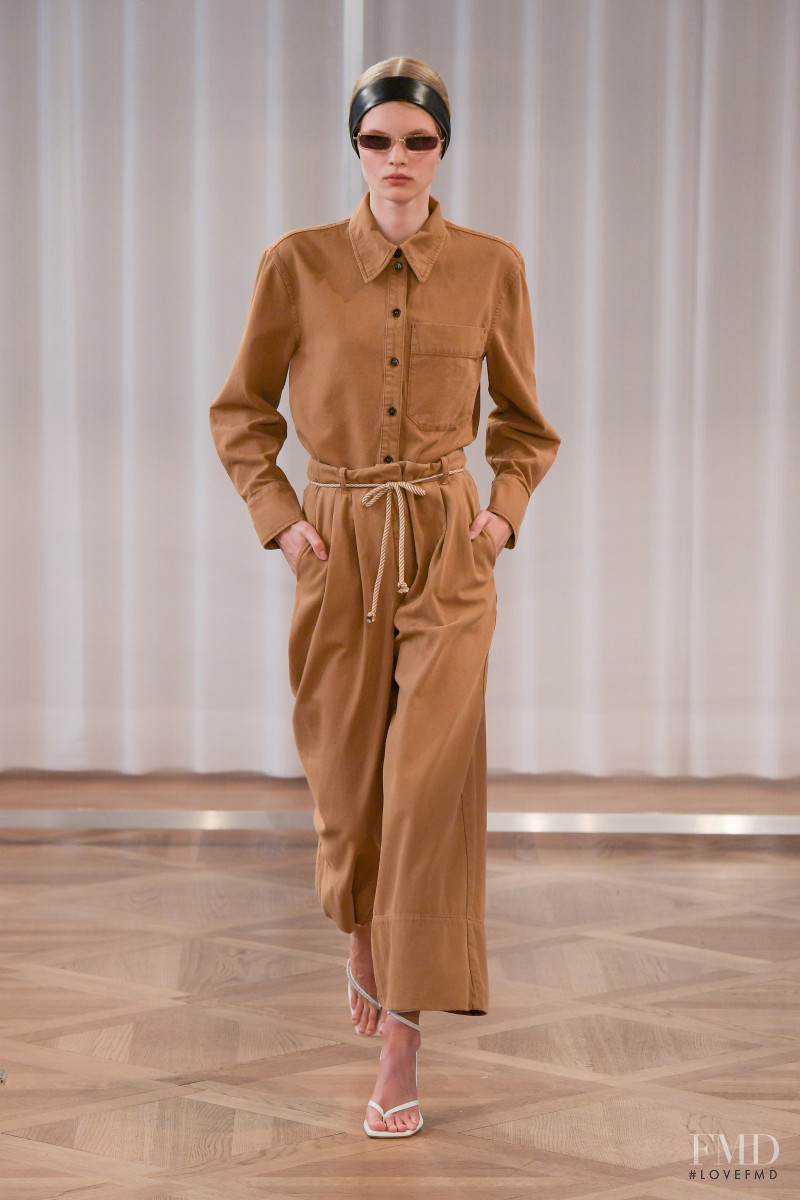 Ida Heiner featured in  the Baum und Pferdgarten fashion show for Spring/Summer 2021