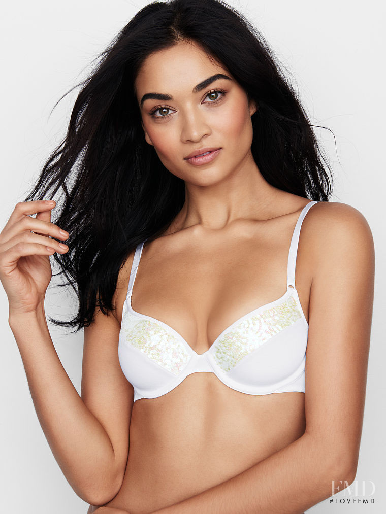 Shanina Shaik featured in  the Victoria\'s Secret catalogue for Autumn/Winter 2016