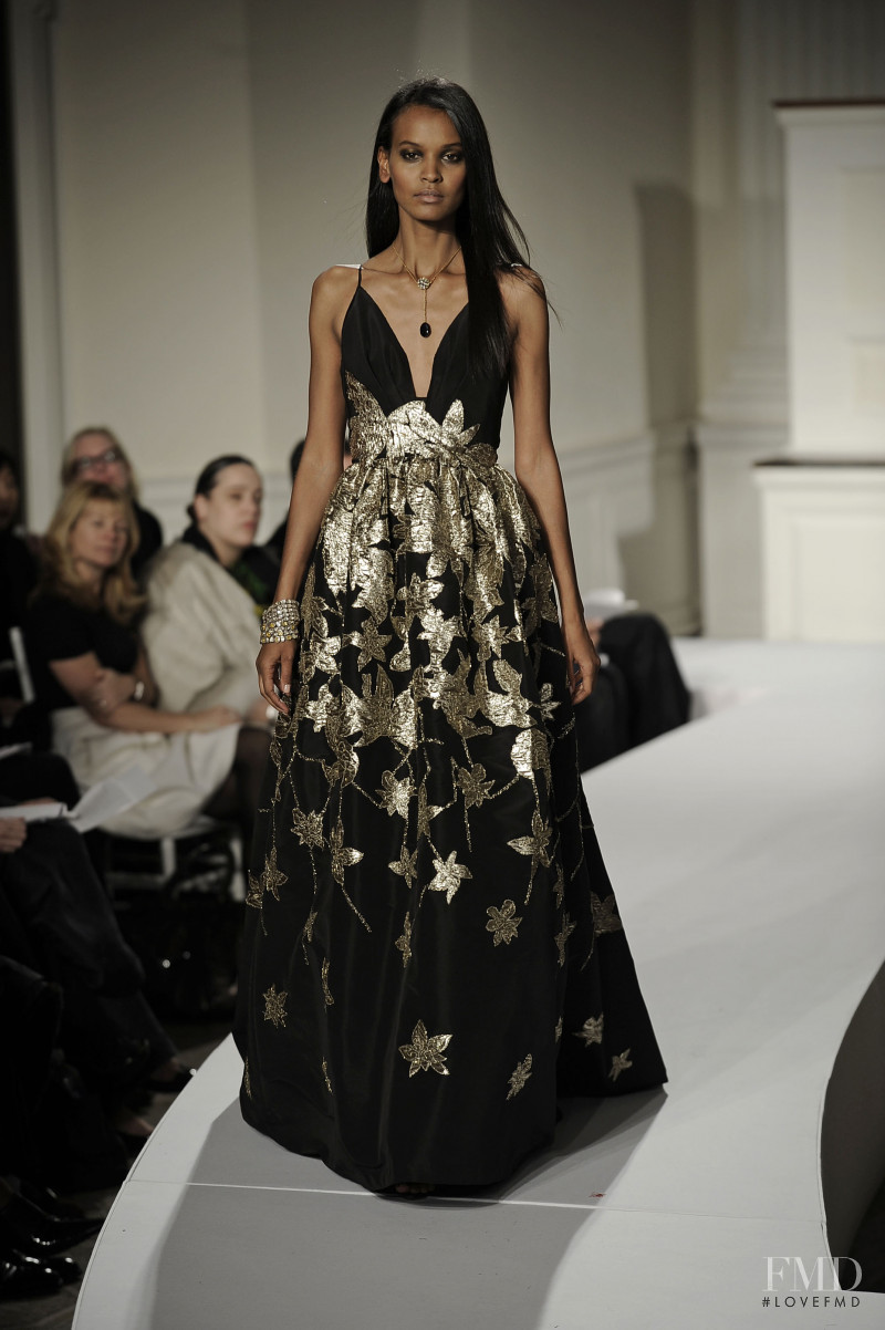 Liya Kebede featured in  the Oscar de la Renta fashion show for Autumn/Winter 2008