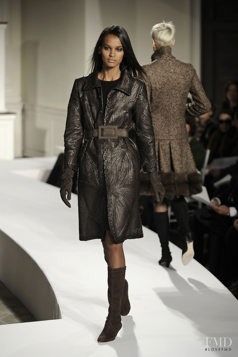 Liya Kebede featured in  the Oscar de la Renta fashion show for Autumn/Winter 2008