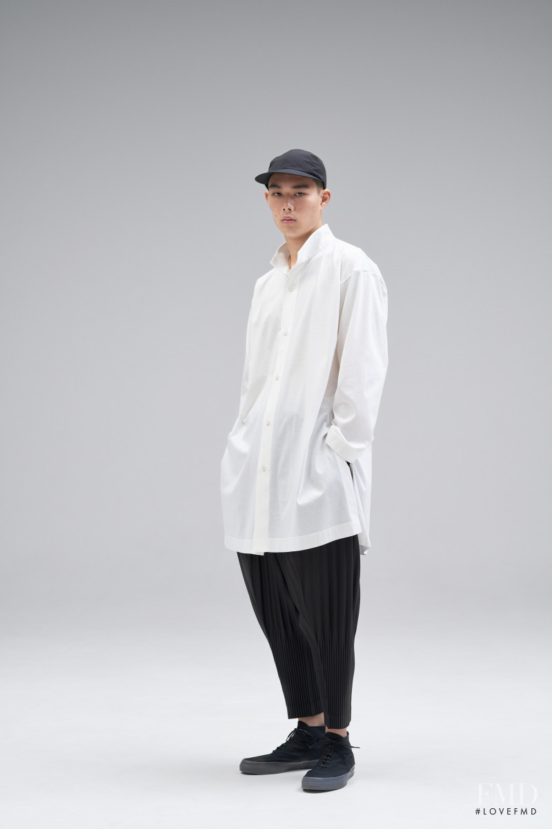 Homme Plissé Issey Miyake lookbook for Autumn/Winter 2021