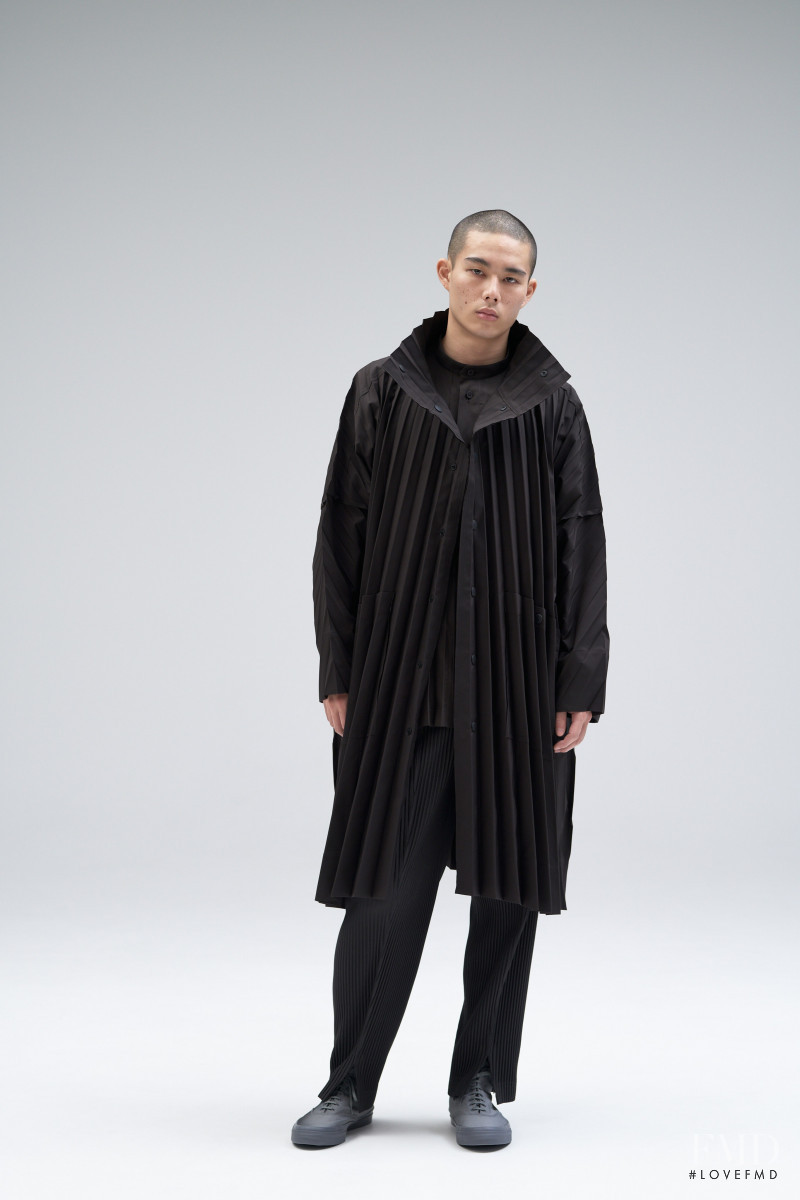 Homme Plissé Issey Miyake lookbook for Autumn/Winter 2021