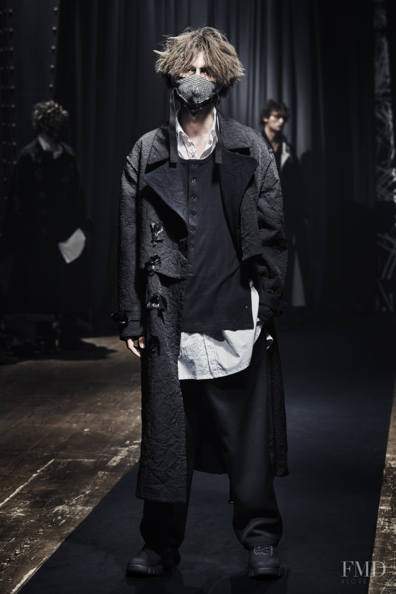 Yohji Yamamoto fashion show for Autumn/Winter 2021