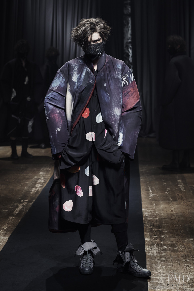 Yohji Yamamoto fashion show for Autumn/Winter 2021