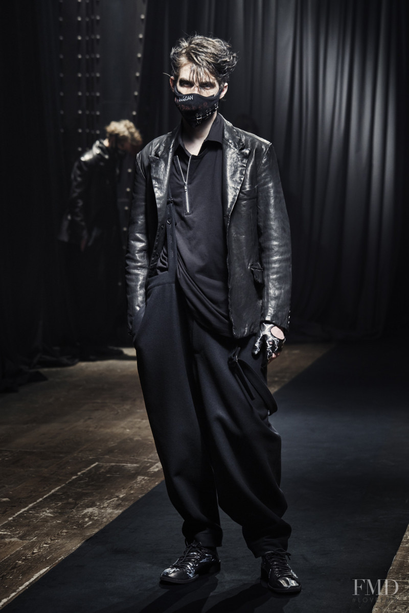 Yohji Yamamoto fashion show for Autumn/Winter 2021