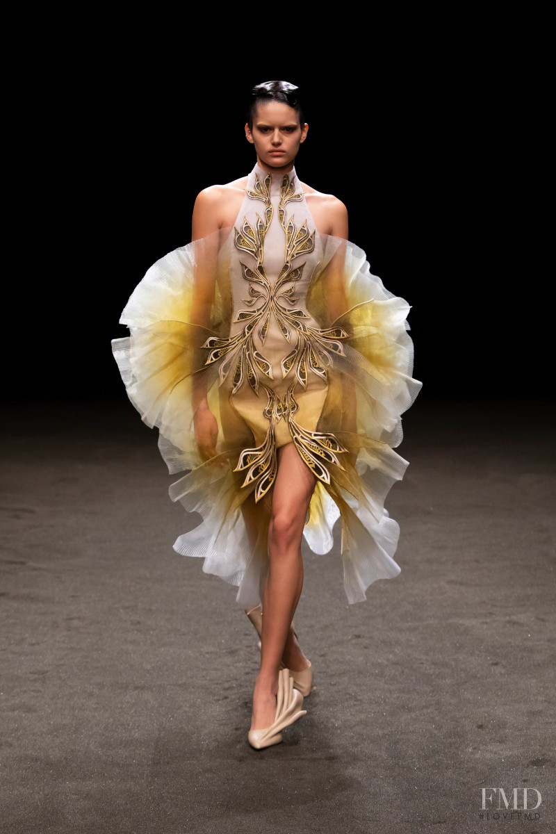 Nikki Vonsee featured in  the Iris Van Herpen fashion show for Spring/Summer 2021