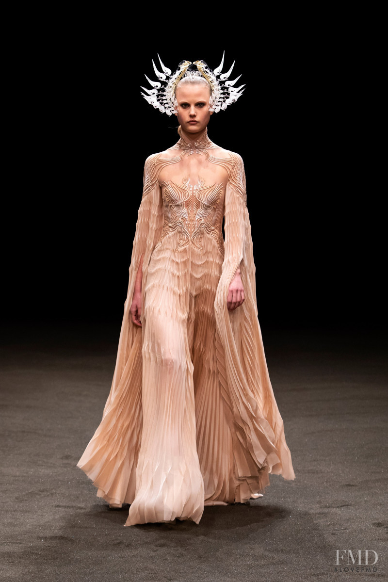 Britt van den Herik featured in  the Iris Van Herpen fashion show for Spring/Summer 2021