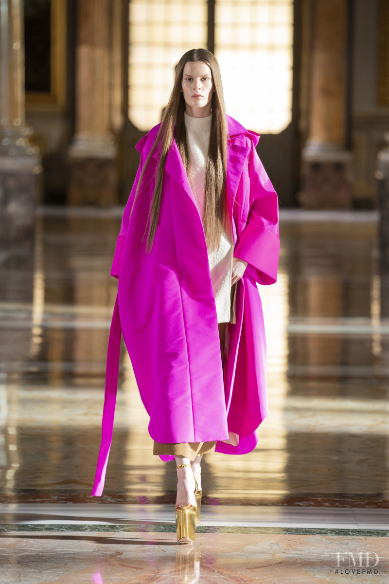 Hannah Weber featured in  the Valentino Couture fashion show for Spring/Summer 2021