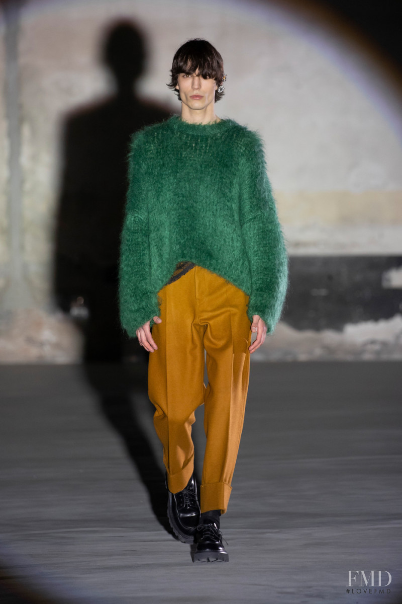 Aleksandr Gudrins featured in  the N° 21 fashion show for Autumn/Winter 2021