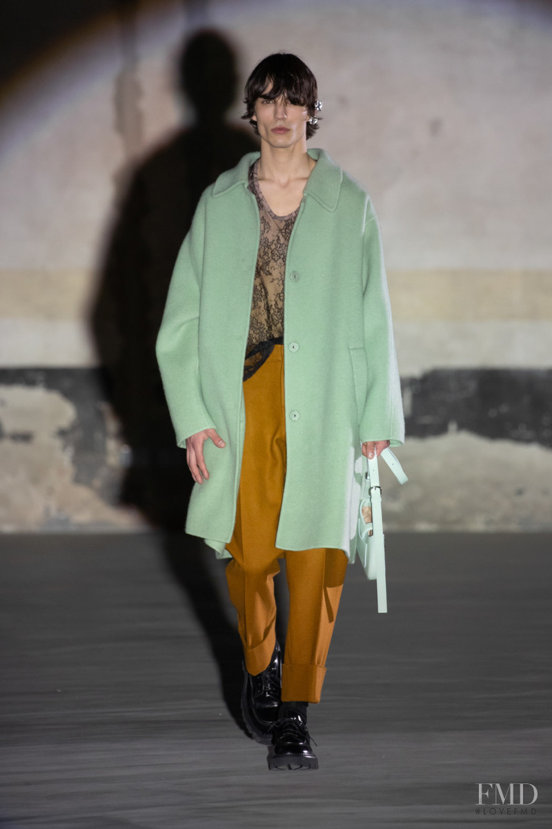 Aleksandr Gudrins featured in  the N° 21 fashion show for Autumn/Winter 2021