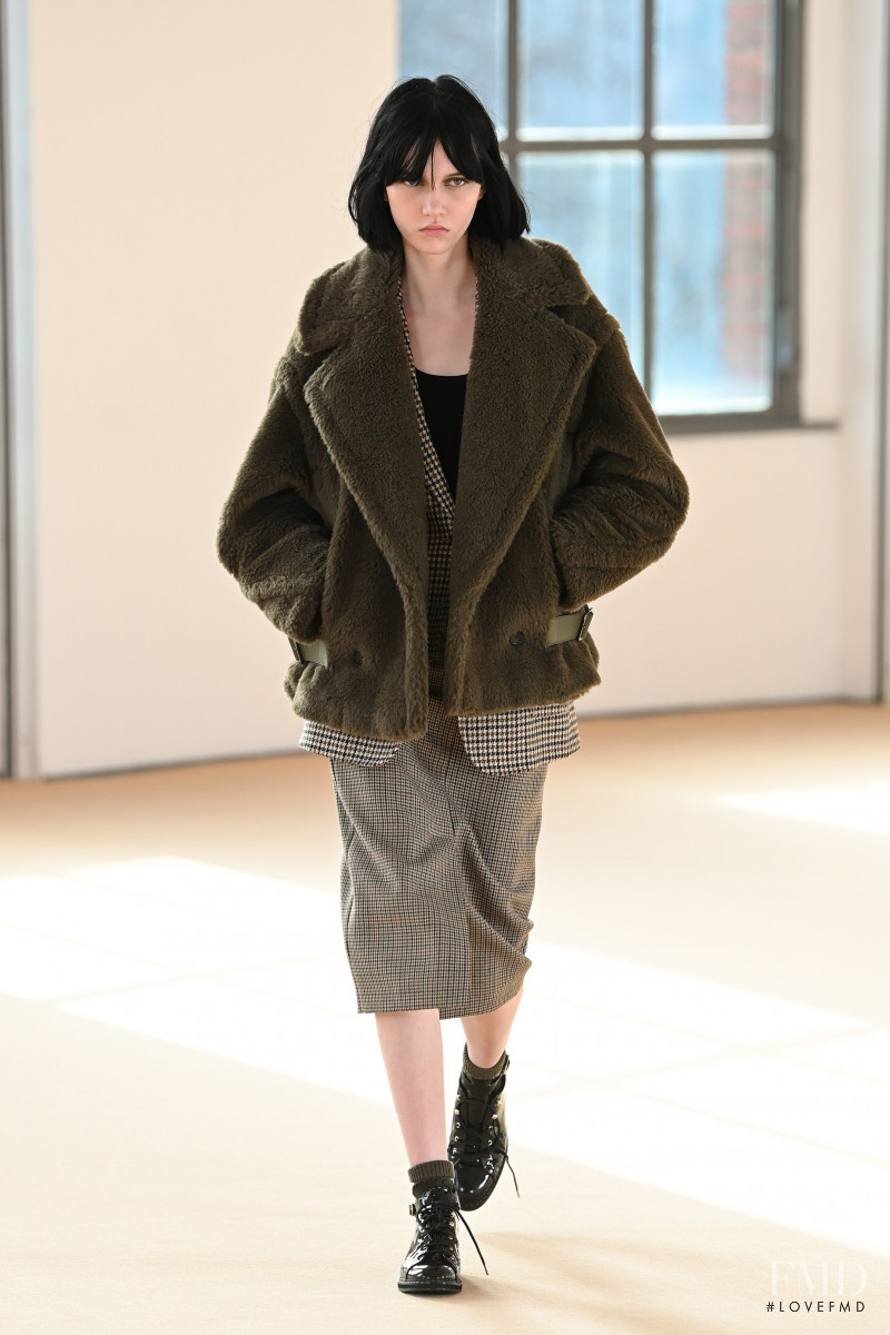 Sofia Steinberg featured in  the Max Mara fashion show for Autumn/Winter 2021