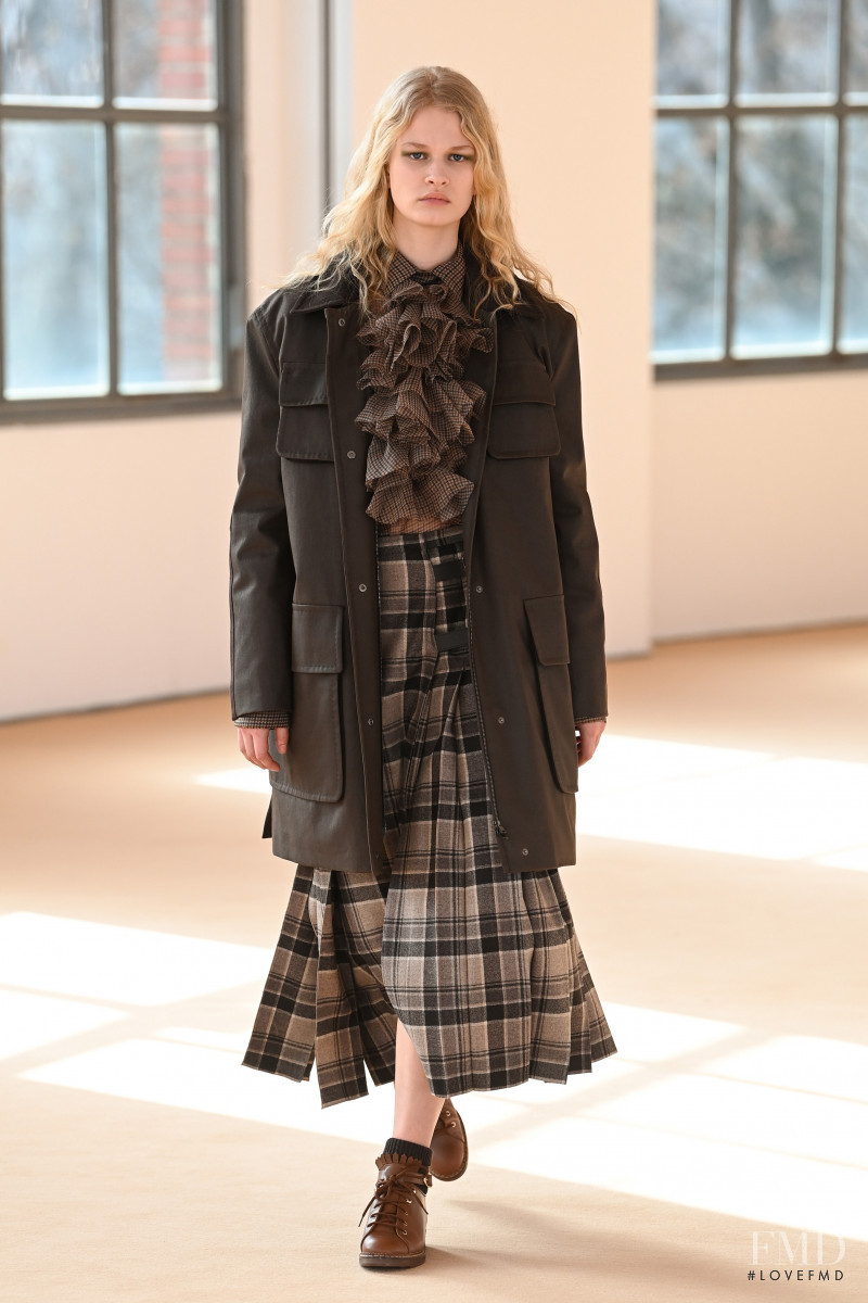 Britt Oosten featured in  the Max Mara fashion show for Autumn/Winter 2021