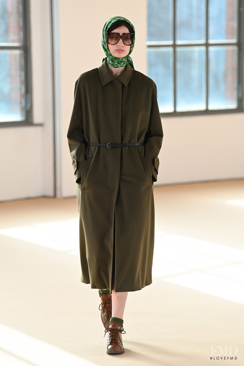 Mila van Eeten featured in  the Max Mara fashion show for Autumn/Winter 2021