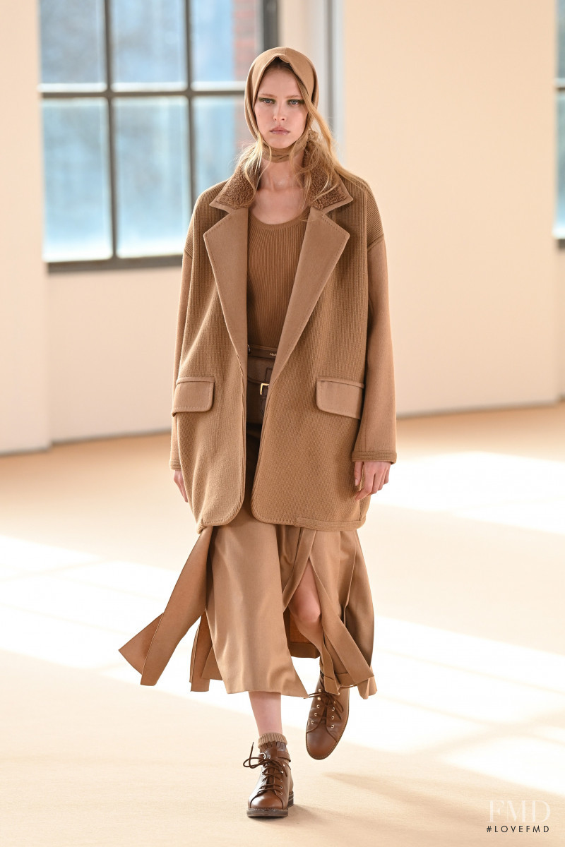 Abby Champion featured in  the Max Mara fashion show for Autumn/Winter 2021