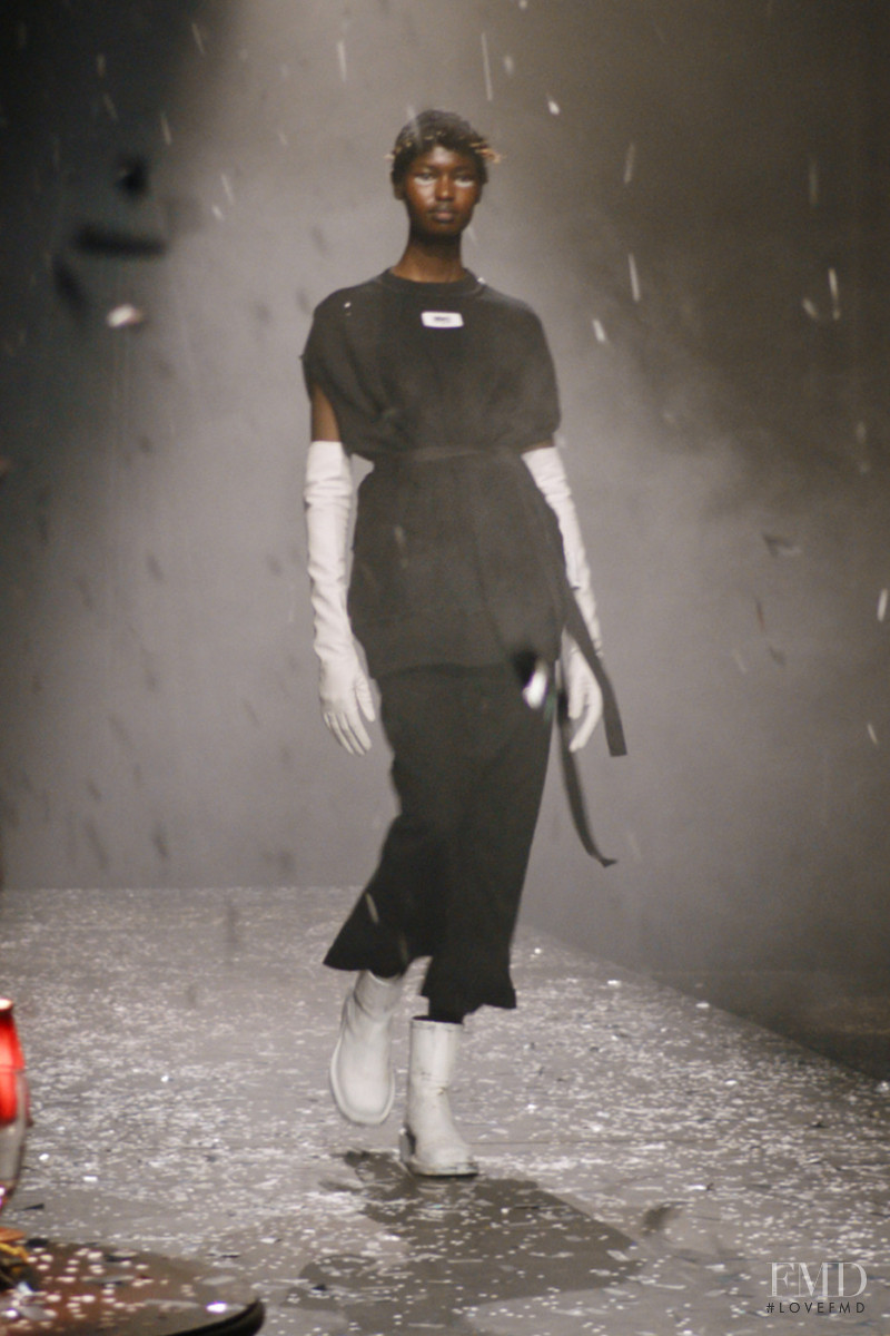 MM6 Maison Martin Margiela fashion show for Autumn/Winter 2021