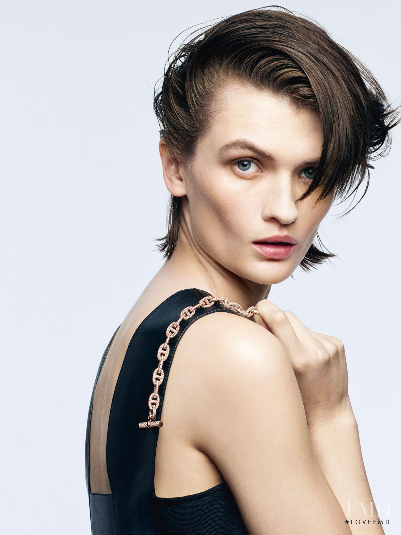 Lara Mullen featured in  the Hermès Joaillerie Cavalière advertisement for Summer 2021