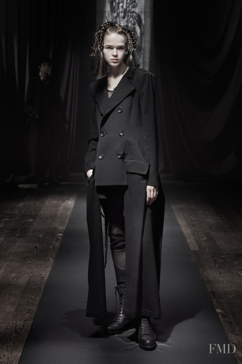 Yohji Yamamoto fashion show for Autumn/Winter 2021