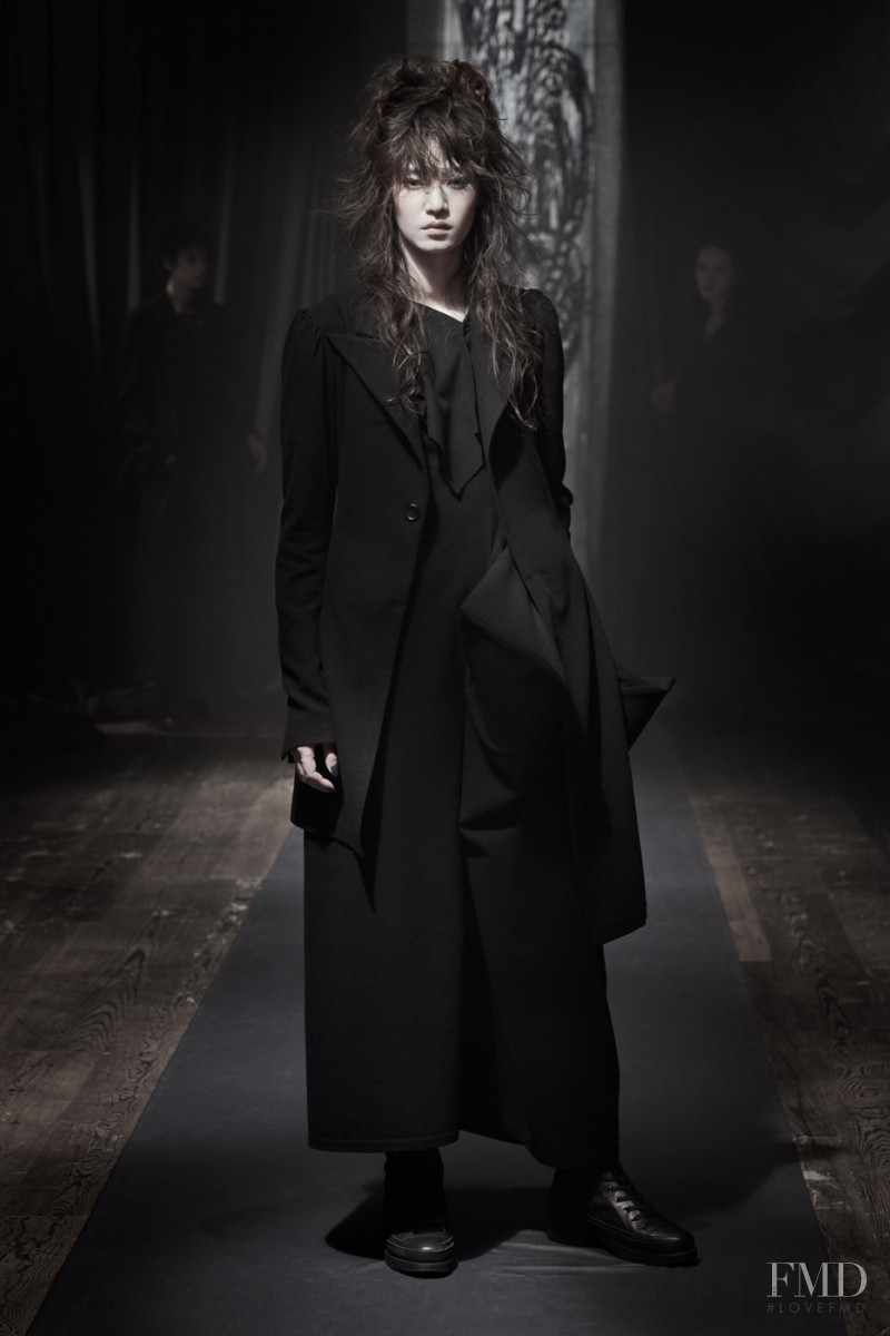 Yohji Yamamoto fashion show for Autumn/Winter 2021