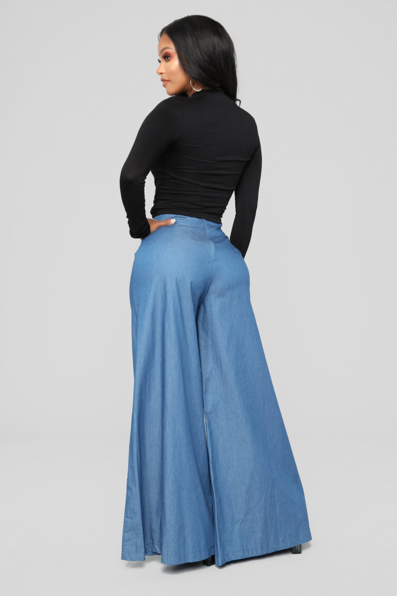 Yodit Yemane featured in  the Fashion Nova catalogue for Fall 2018