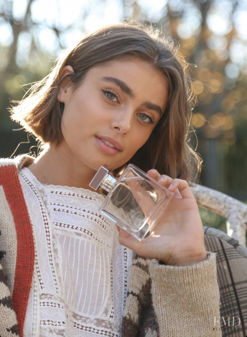 Taylor Hill featured in  the Ralph Lauren Fragrances advertisement for Winter 2020