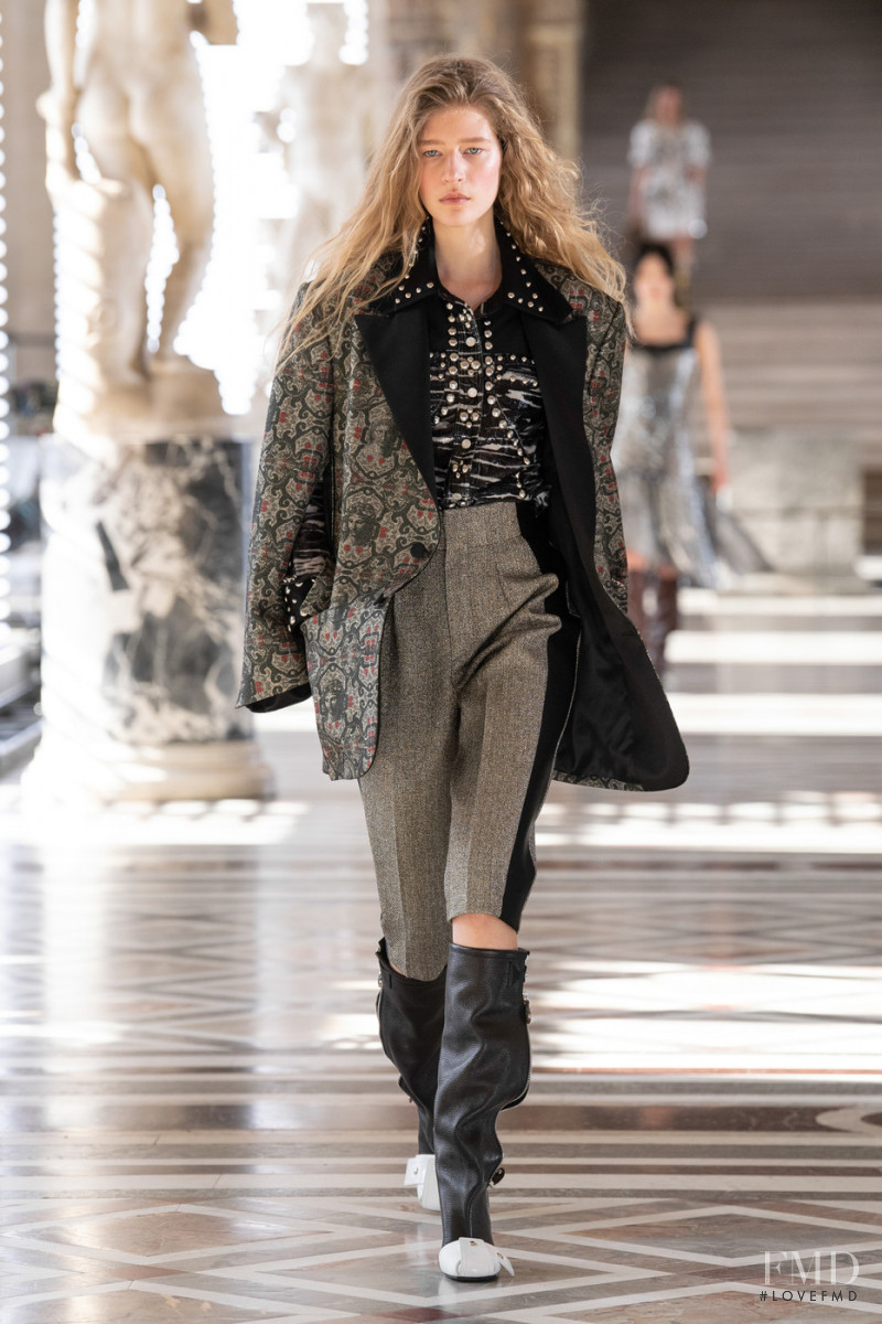 Mariam de Vinzelle featured in  the Louis Vuitton fashion show for Autumn/Winter 2021
