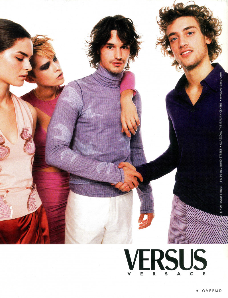 An Oost featured in  the Versus advertisement for Spring/Summer 2001