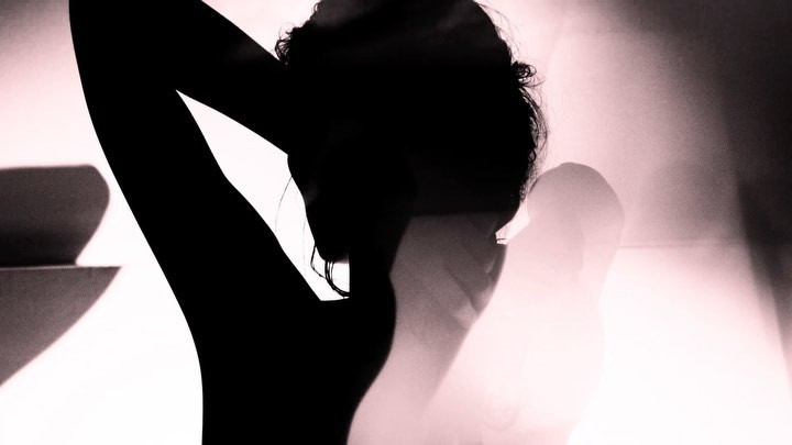 Lola Nicon featured in  the Narciso Rodriguez Fragrance for her advertisement for Spring/Summer 2021