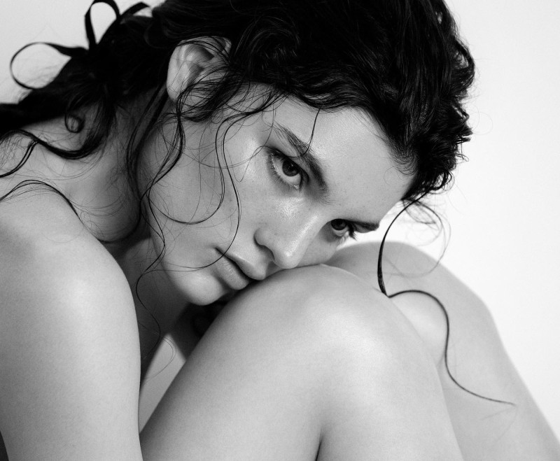 Lola Nicon featured in  the Narciso Rodriguez Fragrance for her advertisement for Spring/Summer 2021