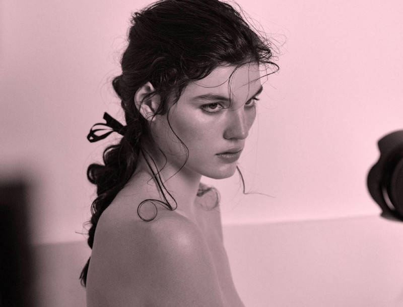 Lola Nicon featured in  the Narciso Rodriguez Fragrance for her advertisement for Spring/Summer 2021