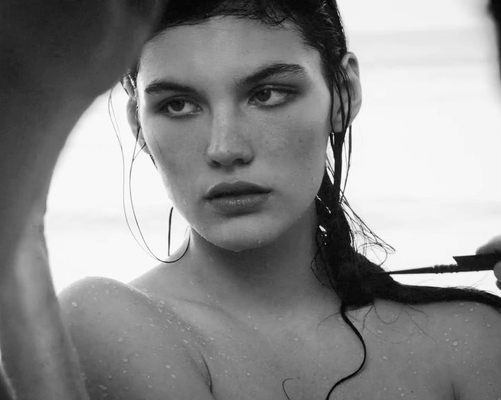 Lola Nicon featured in  the Narciso Rodriguez Fragrance for her advertisement for Spring/Summer 2021