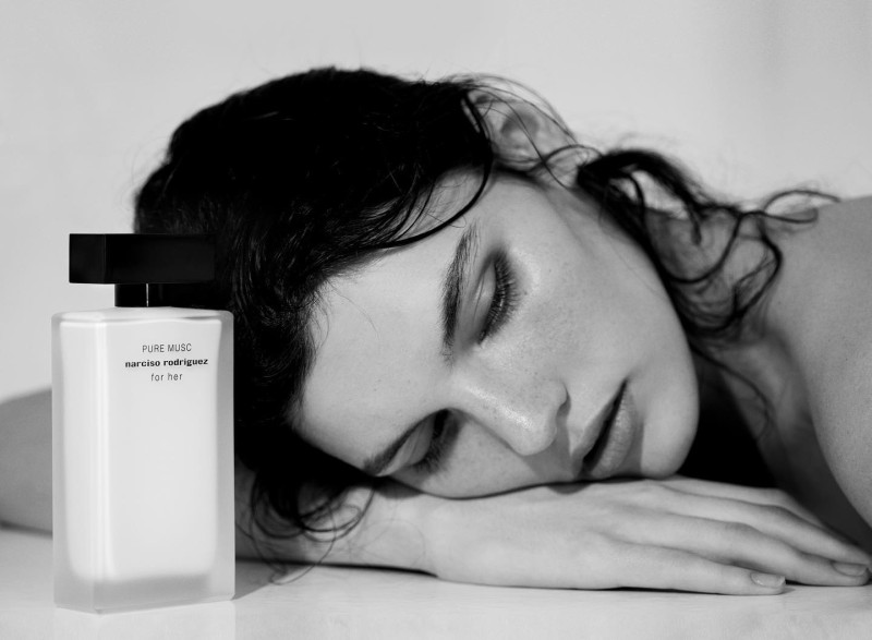 Lola Nicon featured in  the Narciso Rodriguez Fragrance for her advertisement for Spring/Summer 2021