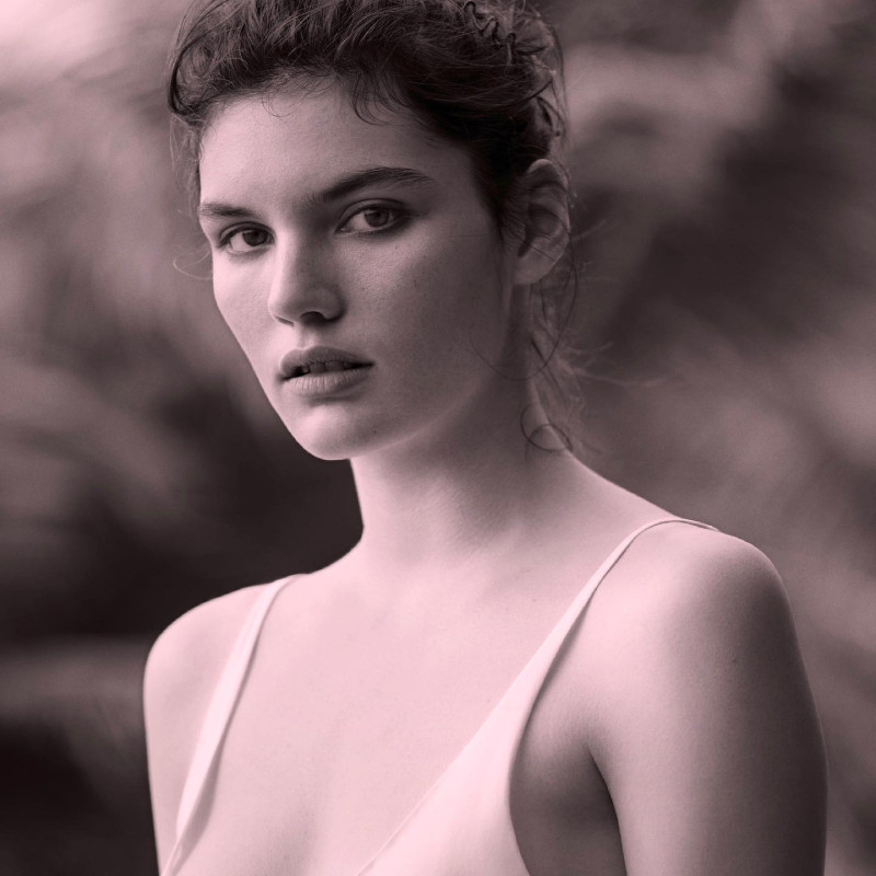 Lola Nicon featured in  the Narciso Rodriguez Fragrance for her advertisement for Spring/Summer 2021