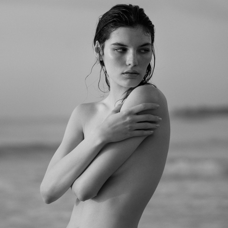 Lola Nicon featured in  the Narciso Rodriguez Fragrance for her advertisement for Spring/Summer 2021