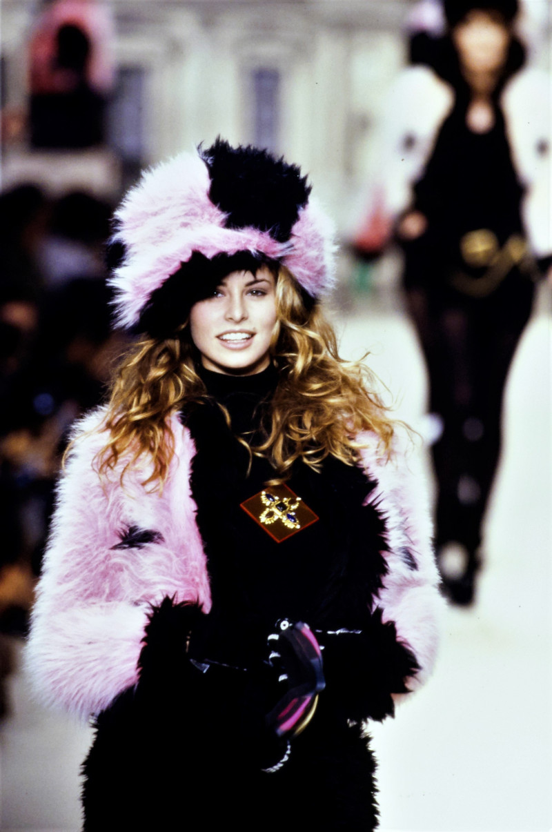 Niki Taylor featured in  the Chanel fashion show for Autumn/Winter 1994