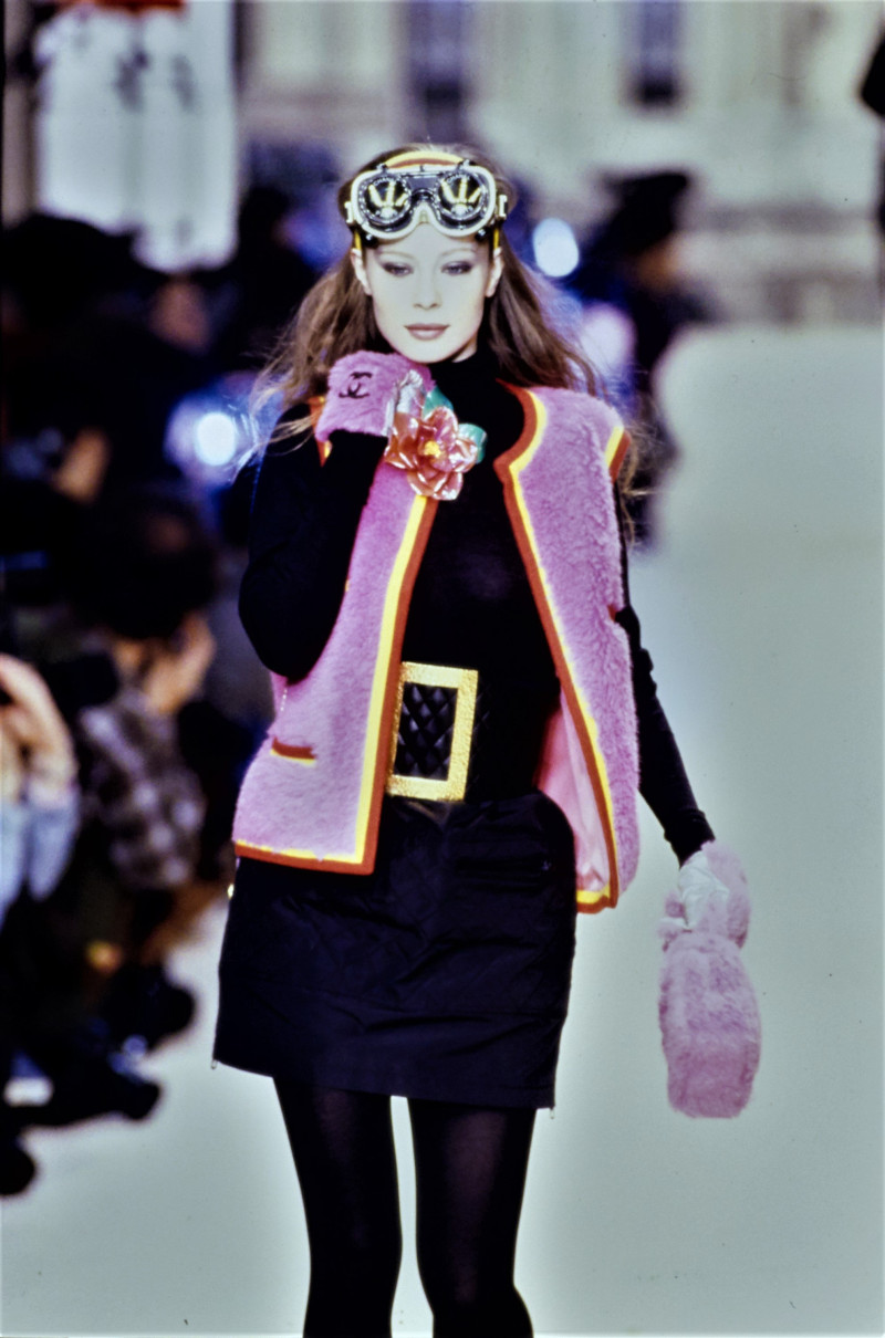 Nina Brosh featured in  the Chanel fashion show for Autumn/Winter 1994