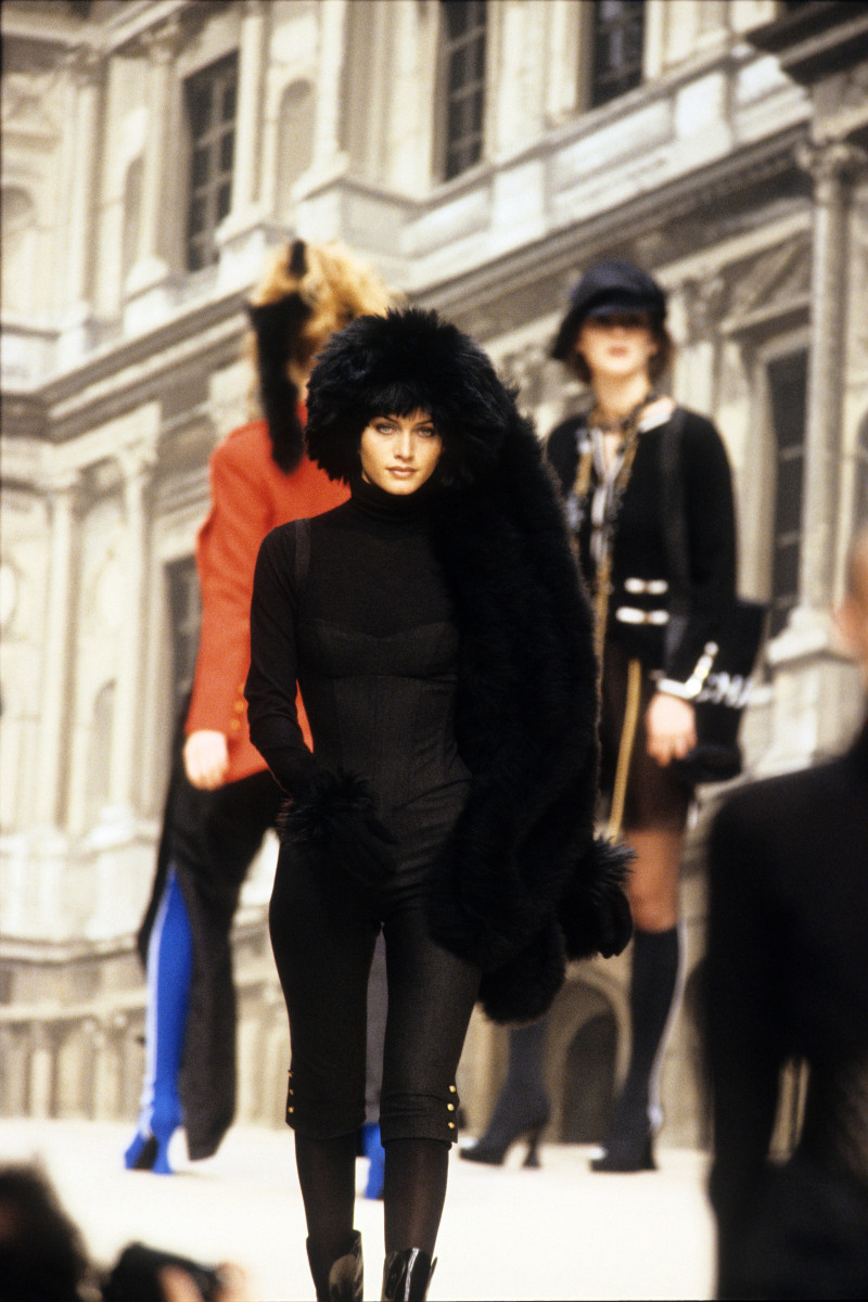Amber Valletta featured in  the Chanel fashion show for Autumn/Winter 1994