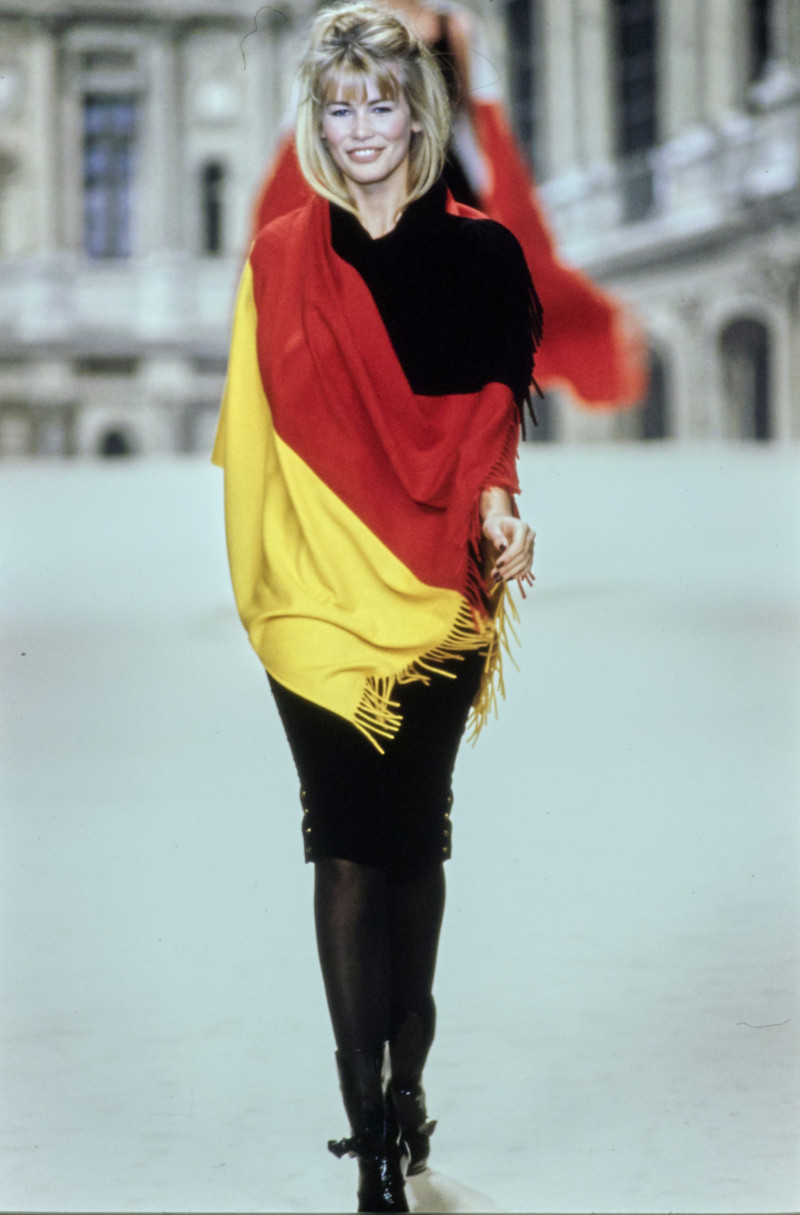Claudia Schiffer featured in  the Chanel fashion show for Autumn/Winter 1994