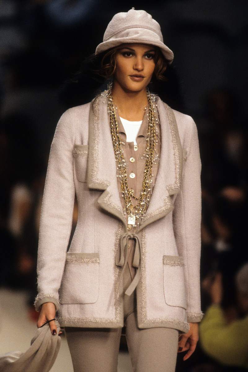 Claudia Mason featured in  the Chanel fashion show for Autumn/Winter 1994