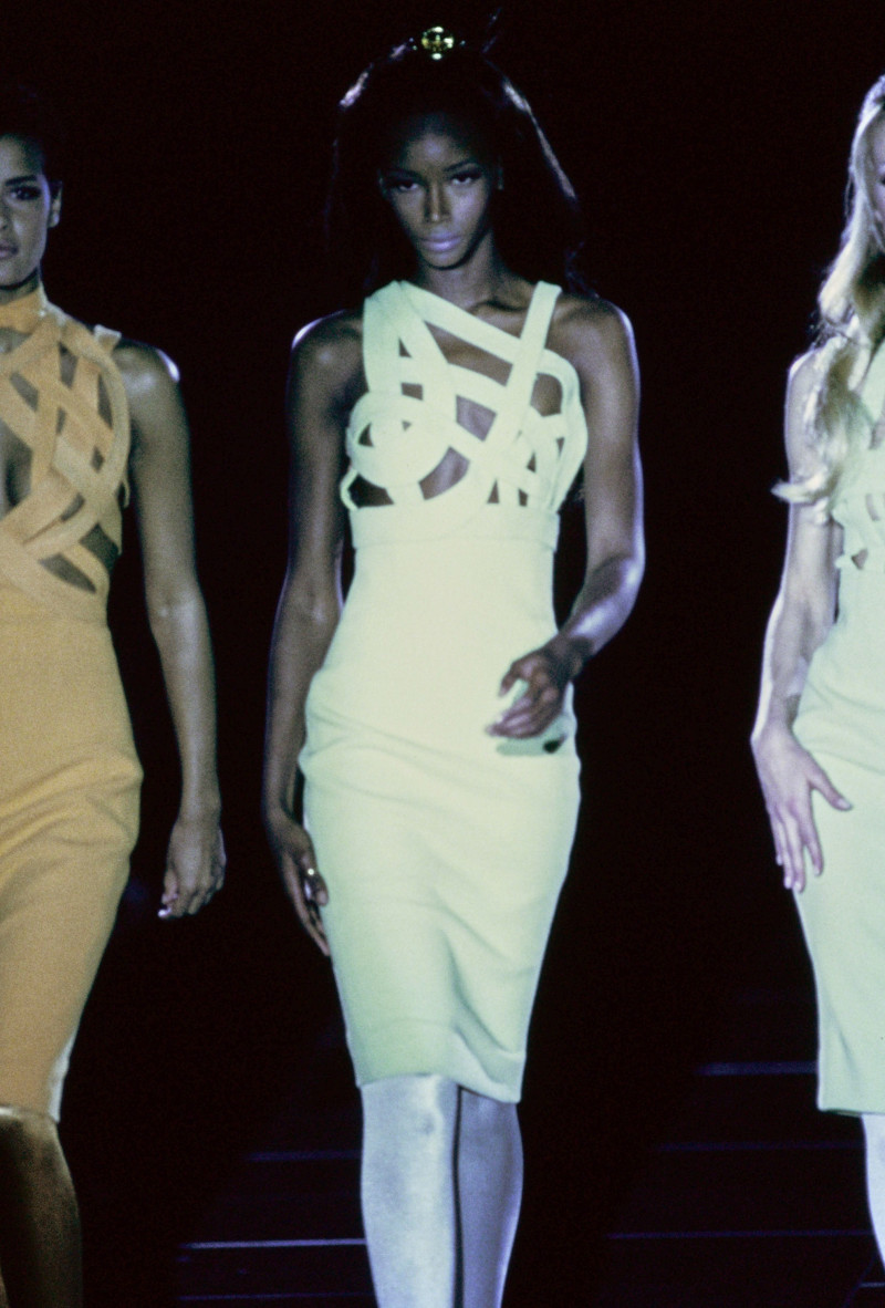 Beverly Peele featured in  the Versace fashion show for Autumn/Winter 1992